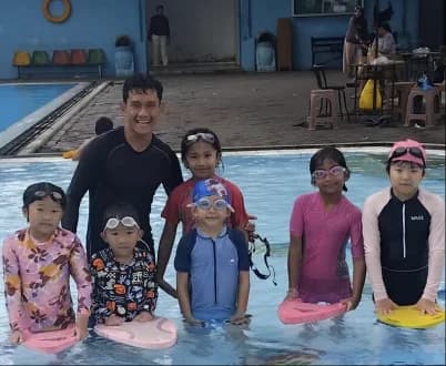 Latihan di kolam